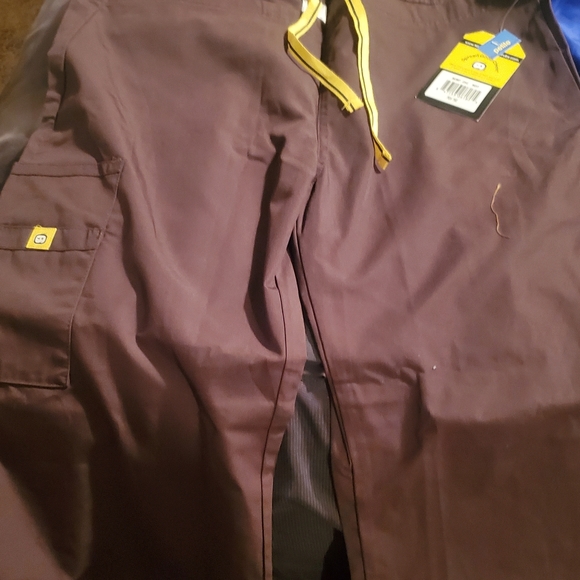 Scrub petite size 33 pants - Picture 2 of 3